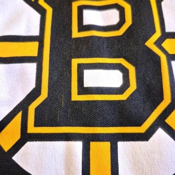 Boston Bruins women's juniors 7-9 medium gold long sleeved shirt 2 tiny flaws - Picture 2 of 8